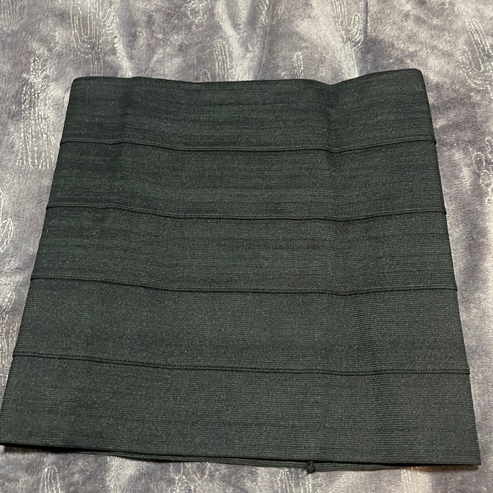Black mini flattering skirt